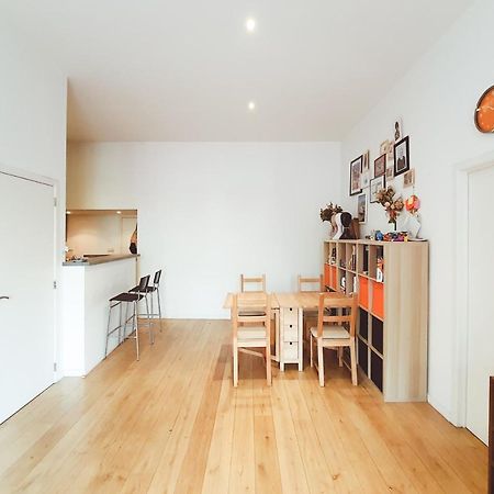 Room At Chicken'S Shared Appartment Brussels Luaran gambar