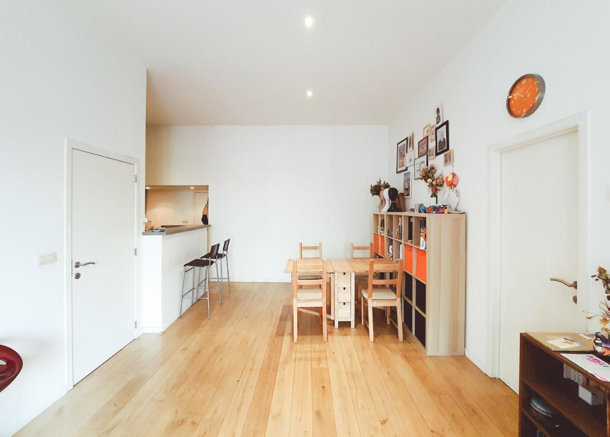 Room At Chicken'S Shared Appartment Brussels Luaran gambar