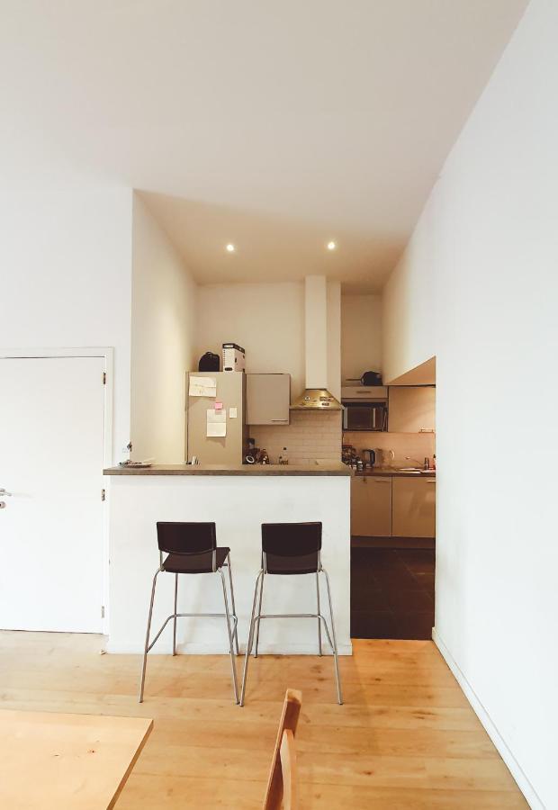 Room At Chicken'S Shared Appartment Brussels Luaran gambar